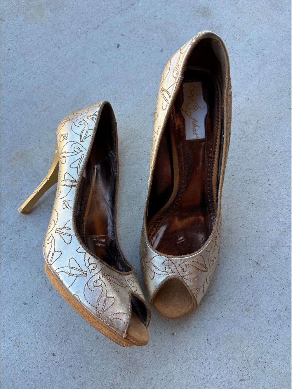 Y2K Vintage Baby Phat Gold Peep Toe High Heel Pumps Embroidered Cat Pattern